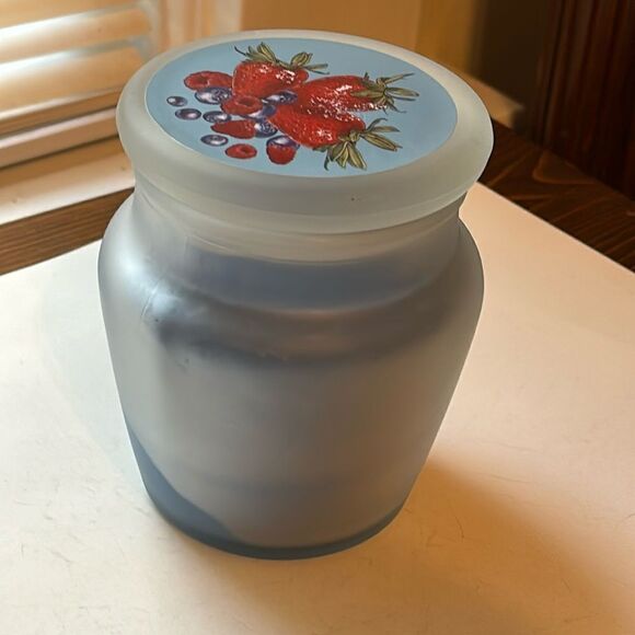 13OZ Frosted Glass Jar Scented Candle Sweet Blueberry smell - Picture 1 of 4